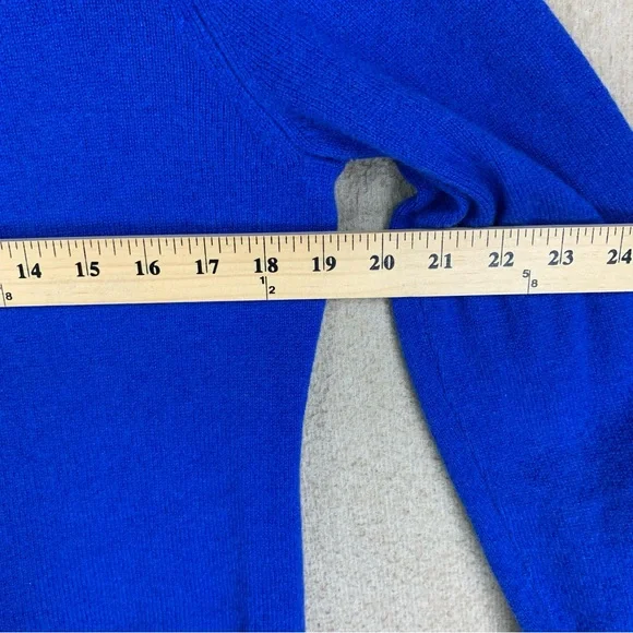 🚨 SOLD 🚨 Charter Club Cashmere Luxury Sweater size Large Royal Blue V Neck Pull - Picture 5 of 6